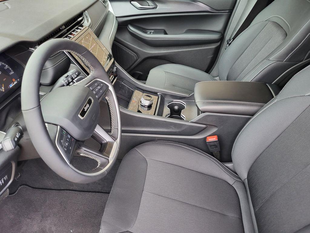 new 2026 Jeep Grand Cherokee car, priced at $44,900