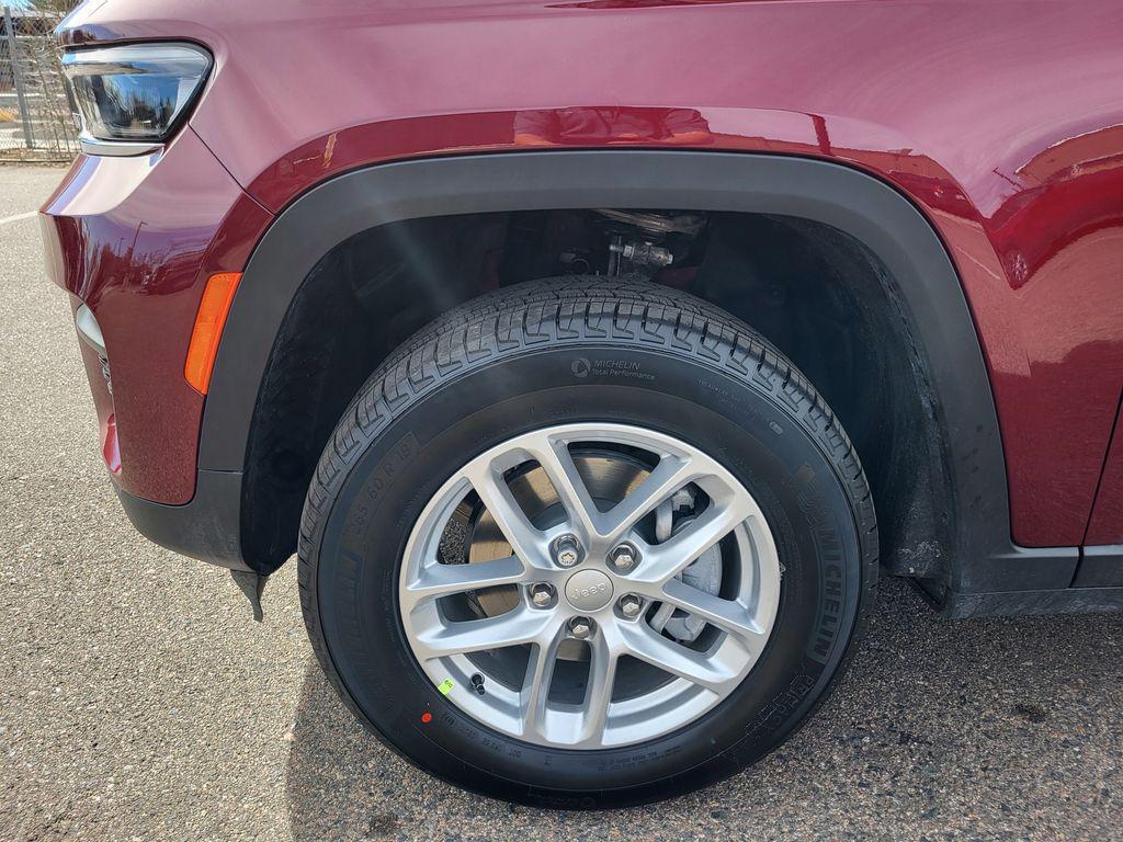 new 2026 Jeep Grand Cherokee car, priced at $44,900