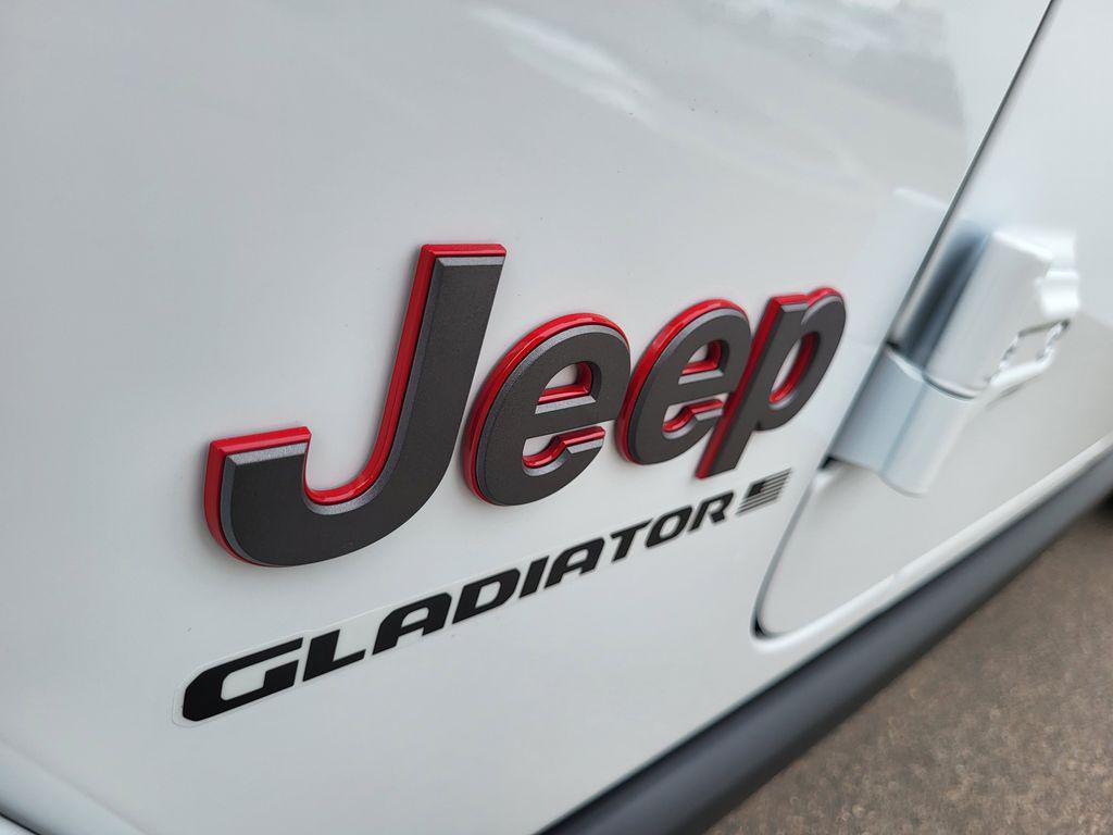 new 2026 Jeep Gladiator car, priced at $61,755