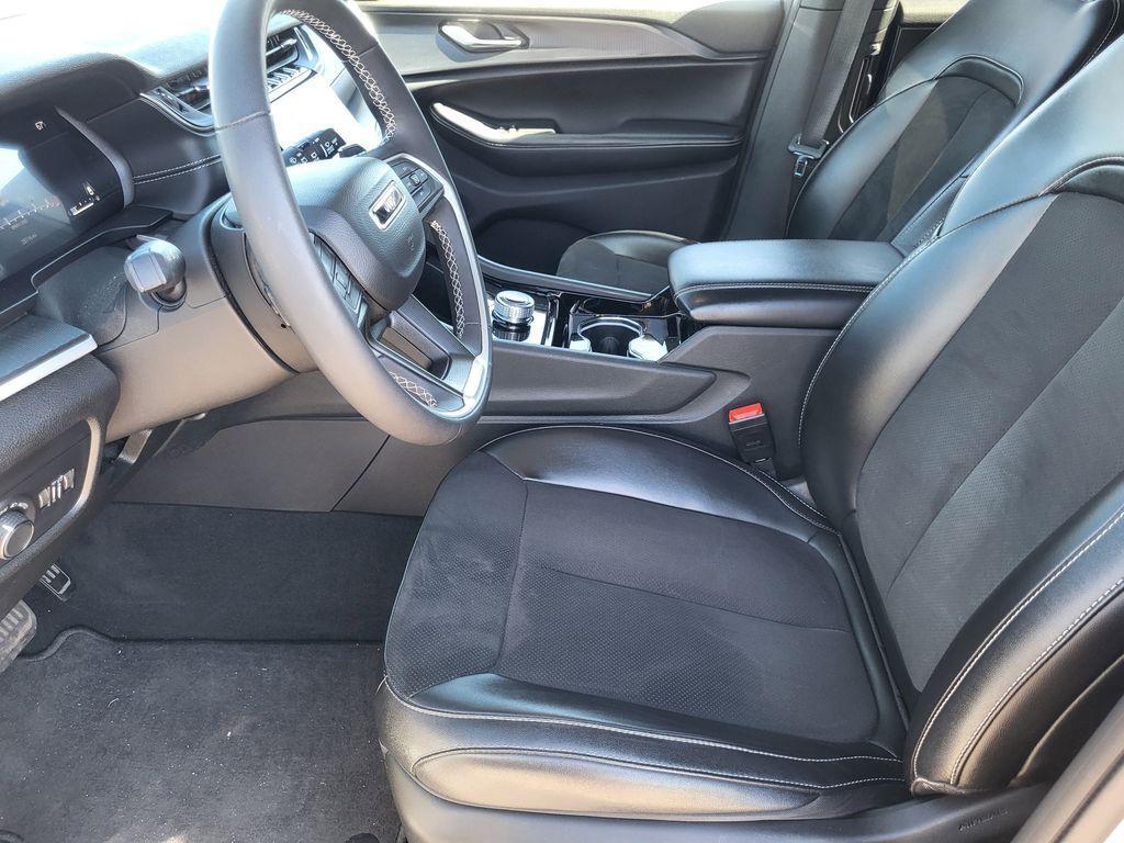 used 2023 Jeep Grand Cherokee L car, priced at $30,646