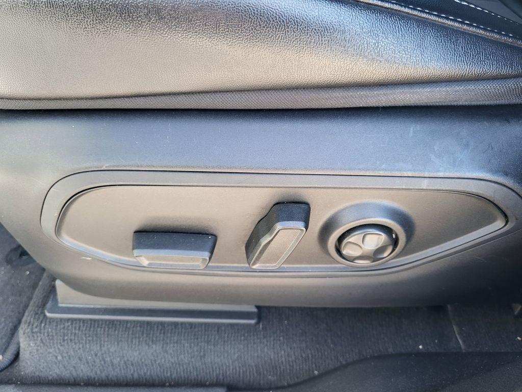 used 2023 Jeep Grand Cherokee L car, priced at $30,646