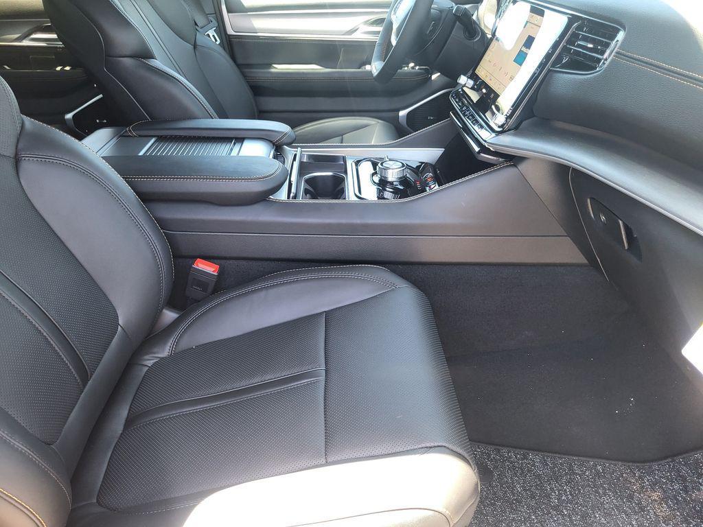 new 2026 Jeep Grand Wagoneer L car, priced at $82,779
