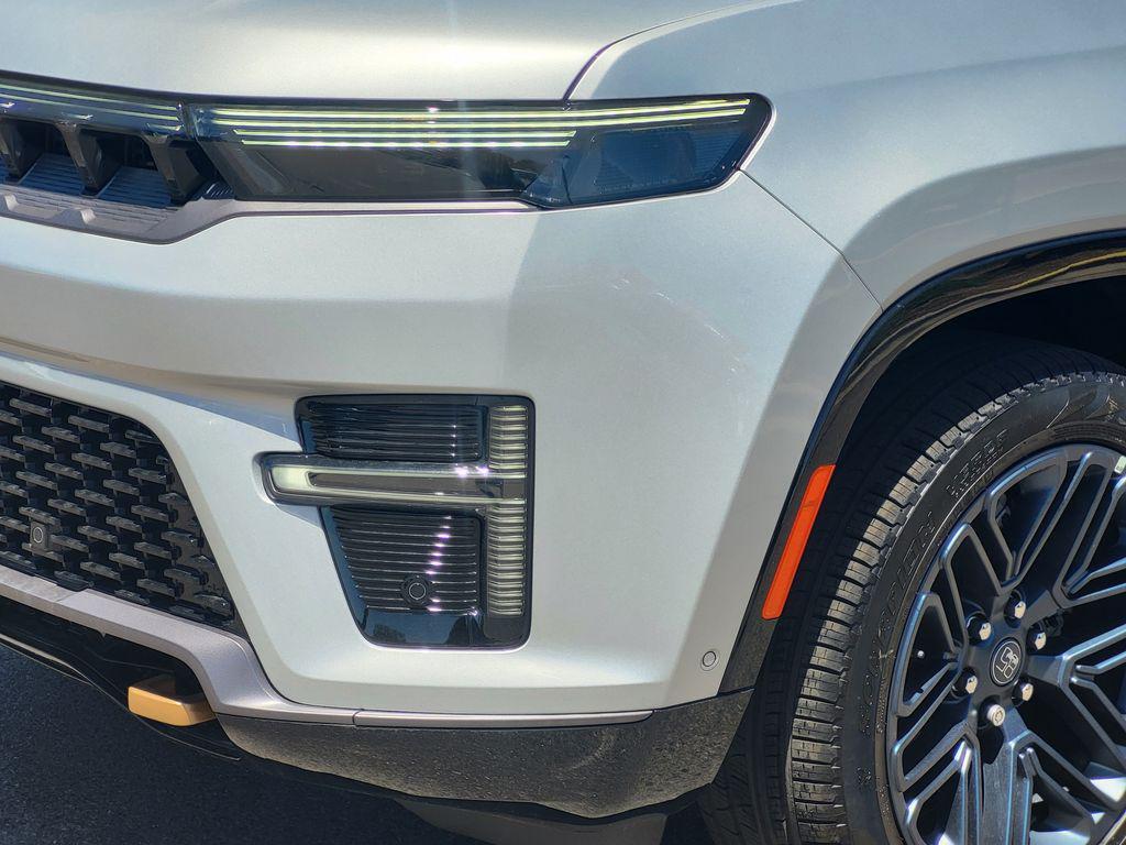 new 2026 Jeep Grand Wagoneer L car, priced at $82,779