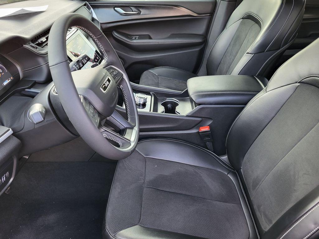 used 2025 Jeep Grand Cherokee L car, priced at $40,686