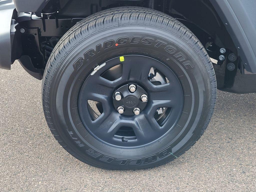 new 2026 Jeep Gladiator car, priced at $42,980