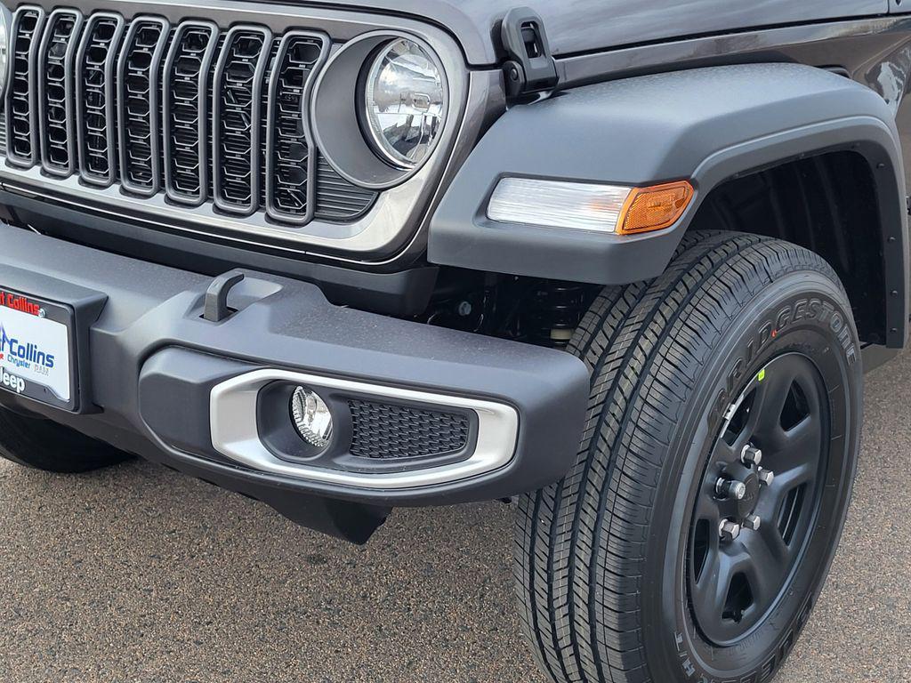 new 2026 Jeep Gladiator car, priced at $42,980