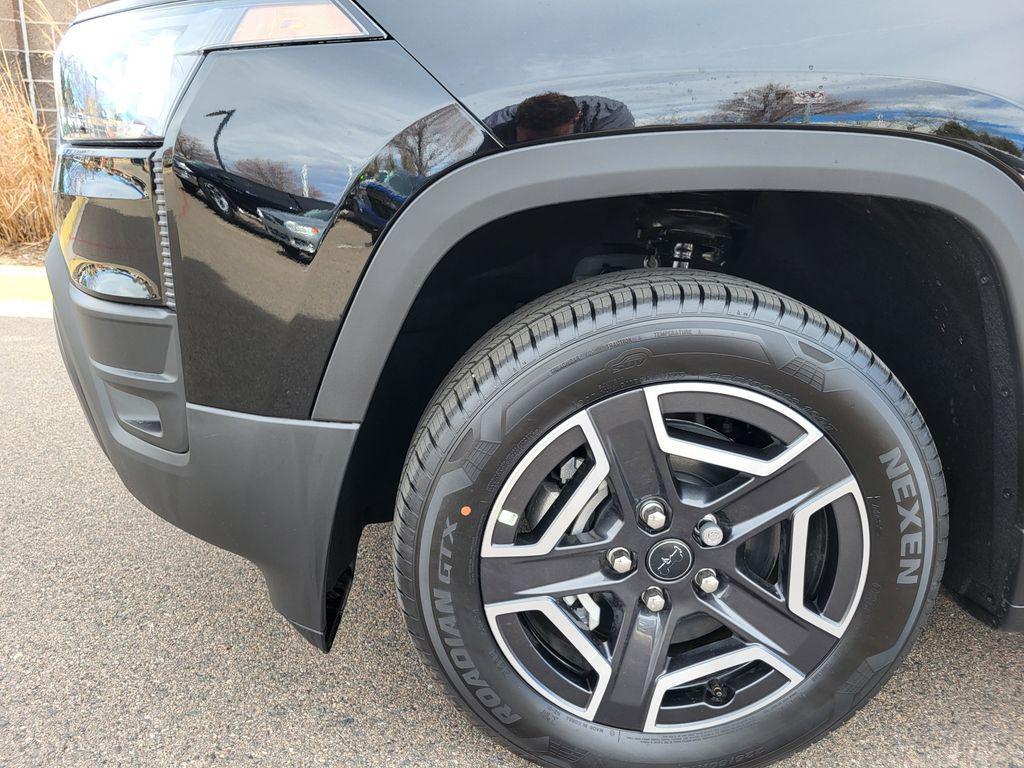 new 2026 Jeep Cherokee car, priced at $38,400