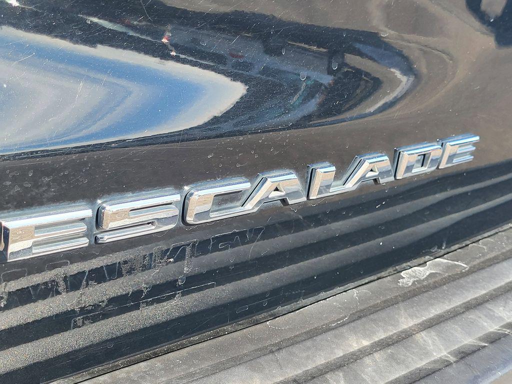 used 2015 Cadillac Escalade ESV car, priced at $15,402