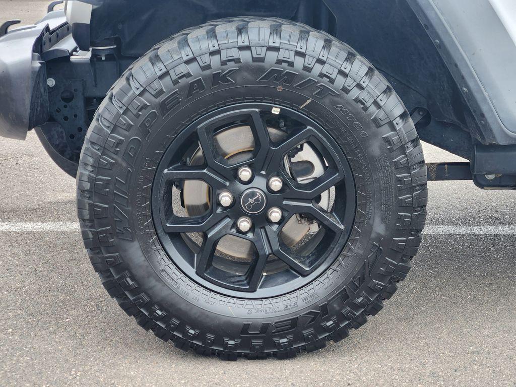 used 2025 Jeep Wrangler car, priced at $39,113
