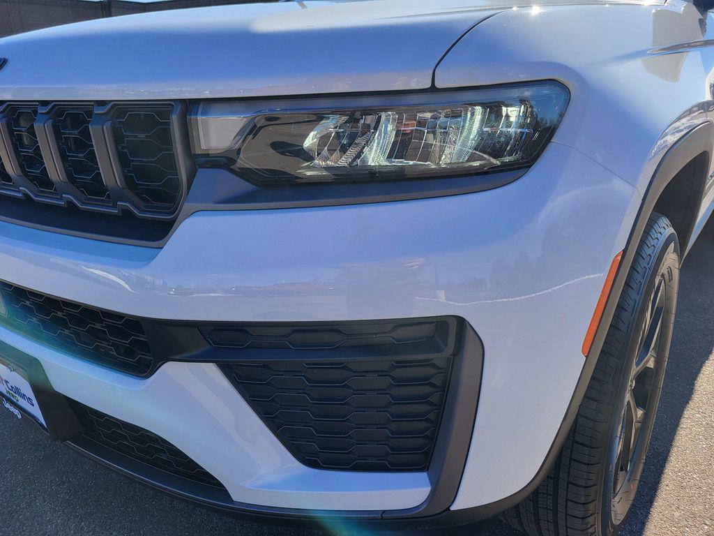 new 2026 Jeep Grand Cherokee car, priced at $47,425