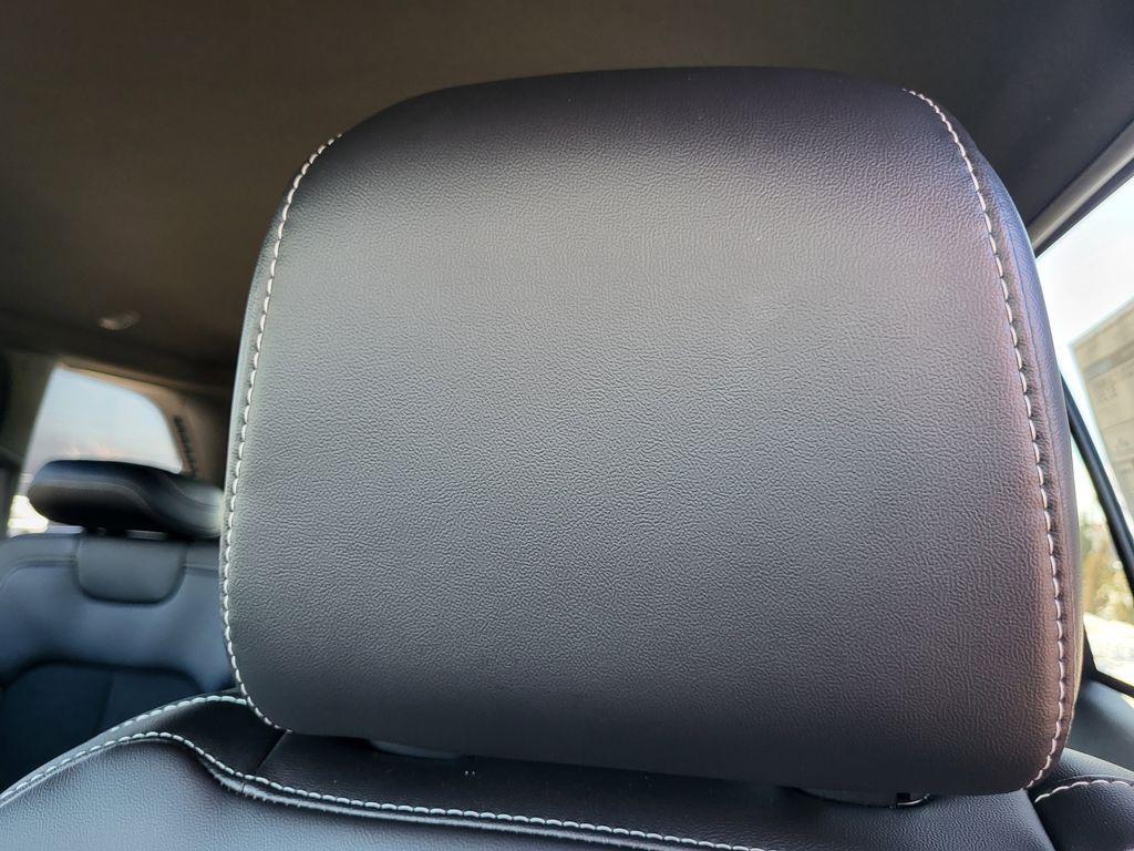 new 2026 Jeep Grand Cherokee car, priced at $47,425