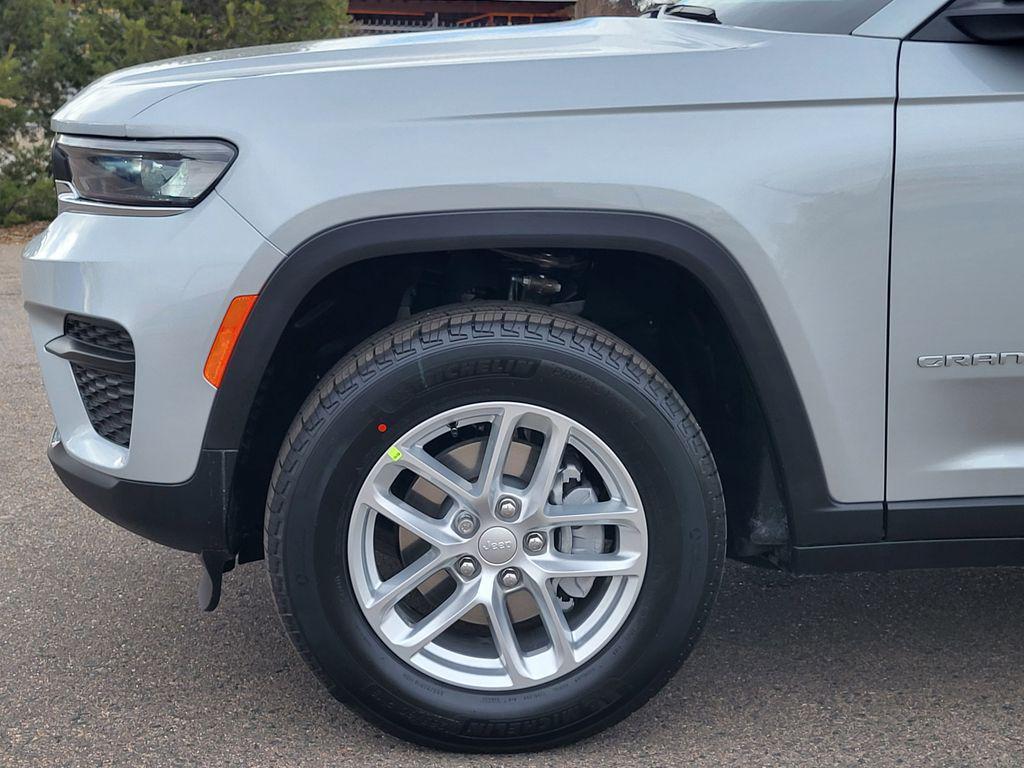 new 2026 Jeep Grand Cherokee car, priced at $39,794