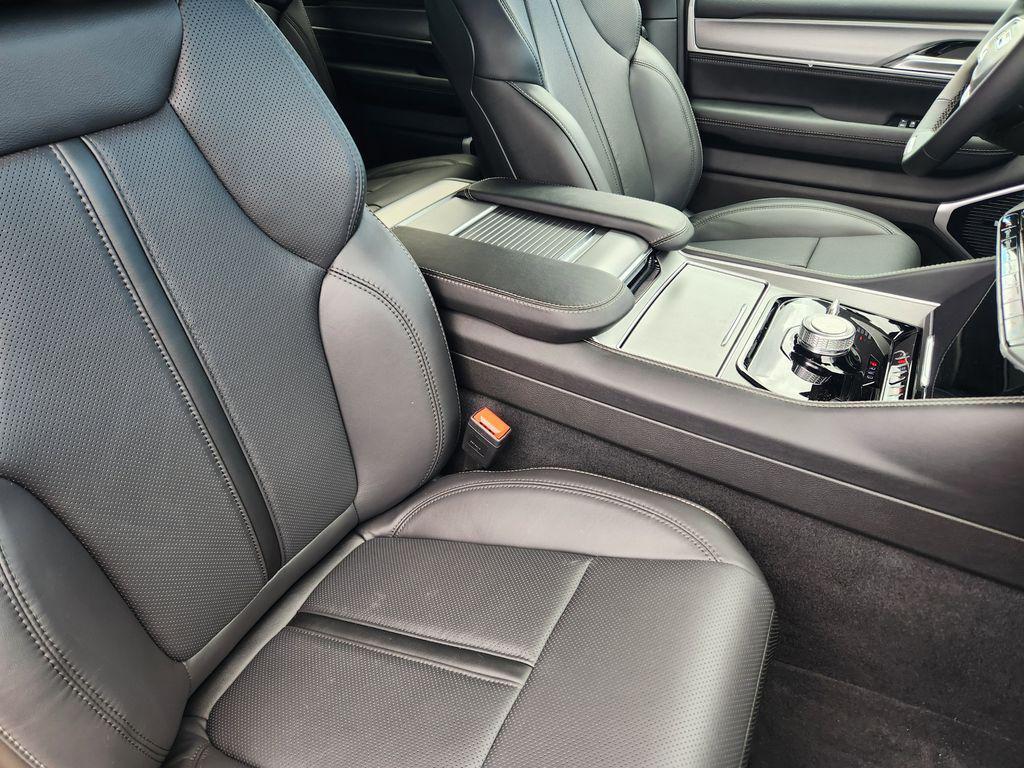 new 2026 Jeep Grand Wagoneer L car, priced at $79,555