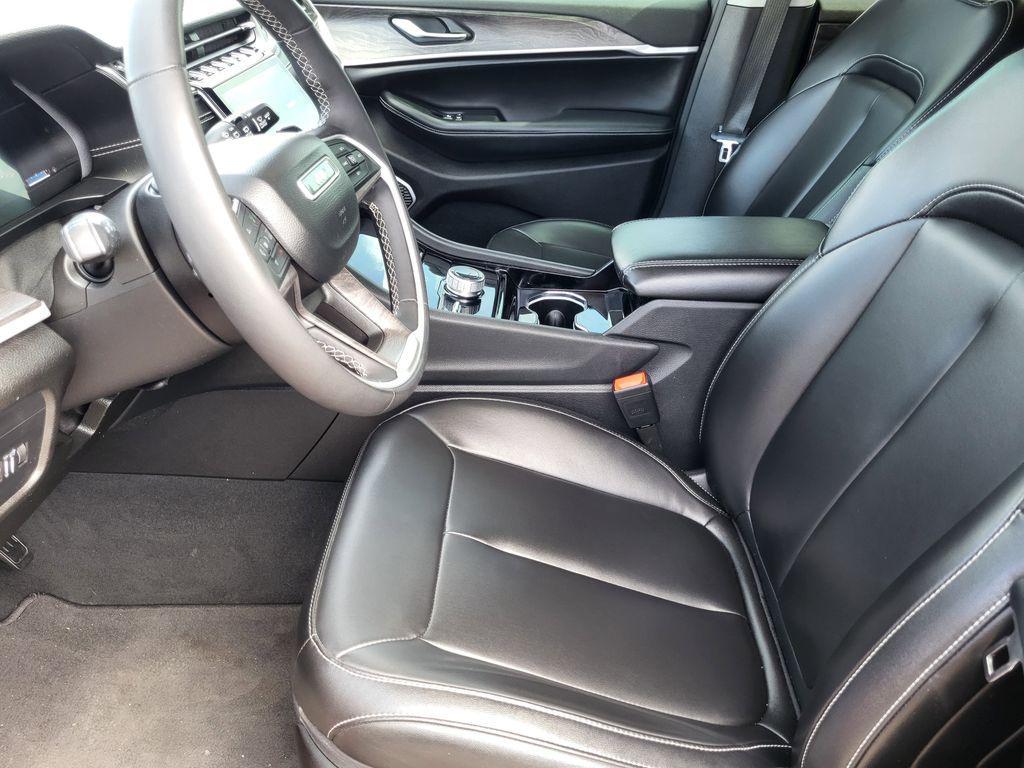 used 2023 Jeep Grand Cherokee car, priced at $33,245