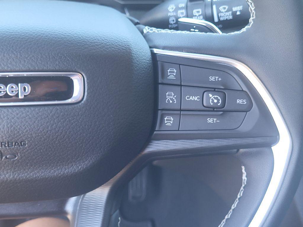 new 2026 Jeep Grand Cherokee car, priced at $43,299