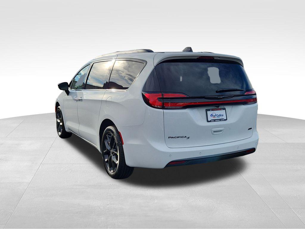 new 2026 Chrysler Pacifica car, priced at $44,614