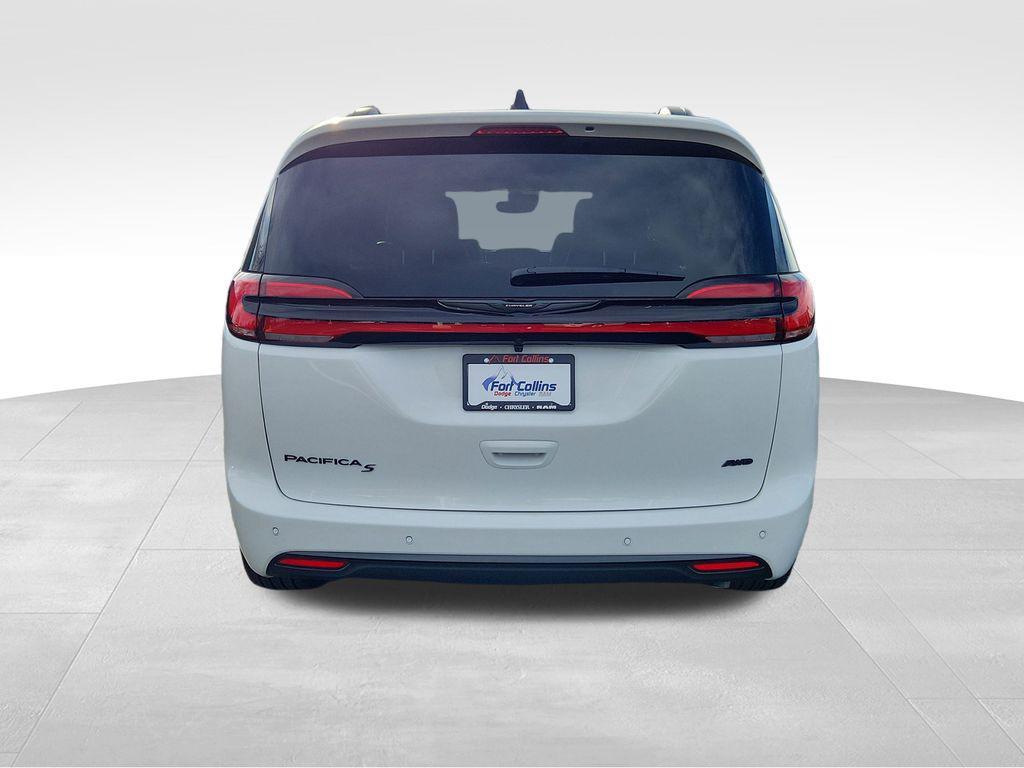 new 2026 Chrysler Pacifica car, priced at $44,614