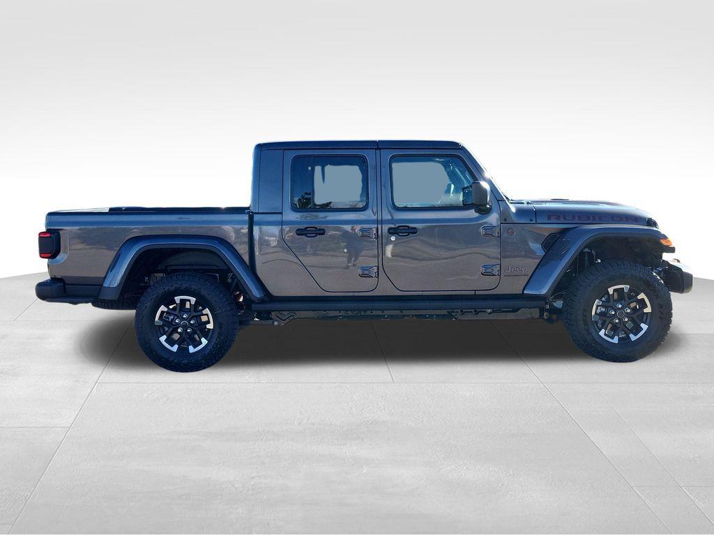 new 2026 Jeep Gladiator car, priced at $48,541