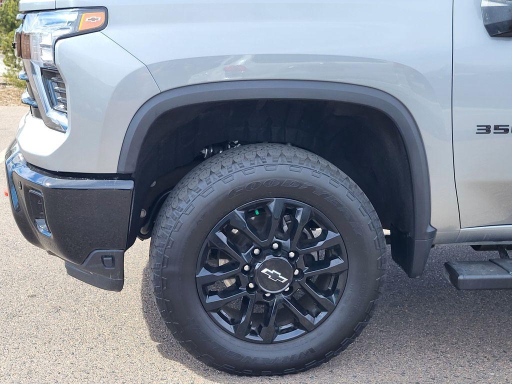 used 2025 Chevrolet Silverado 3500 car, priced at $59,862