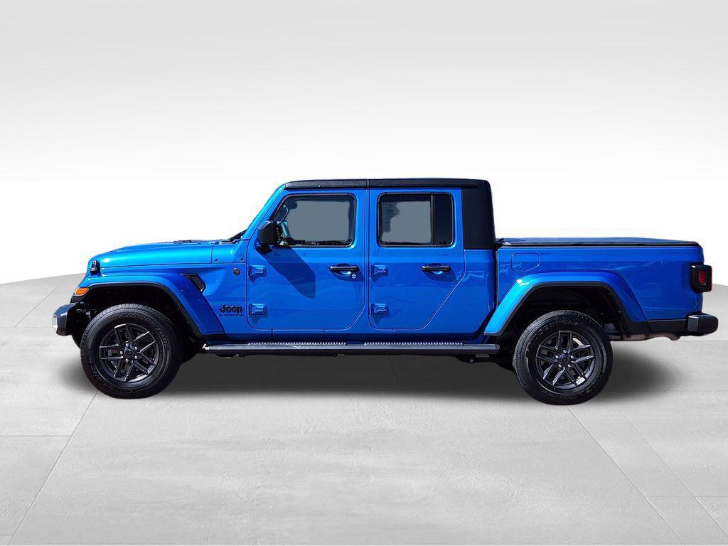used 2024 Jeep Gladiator car, priced at $34,486