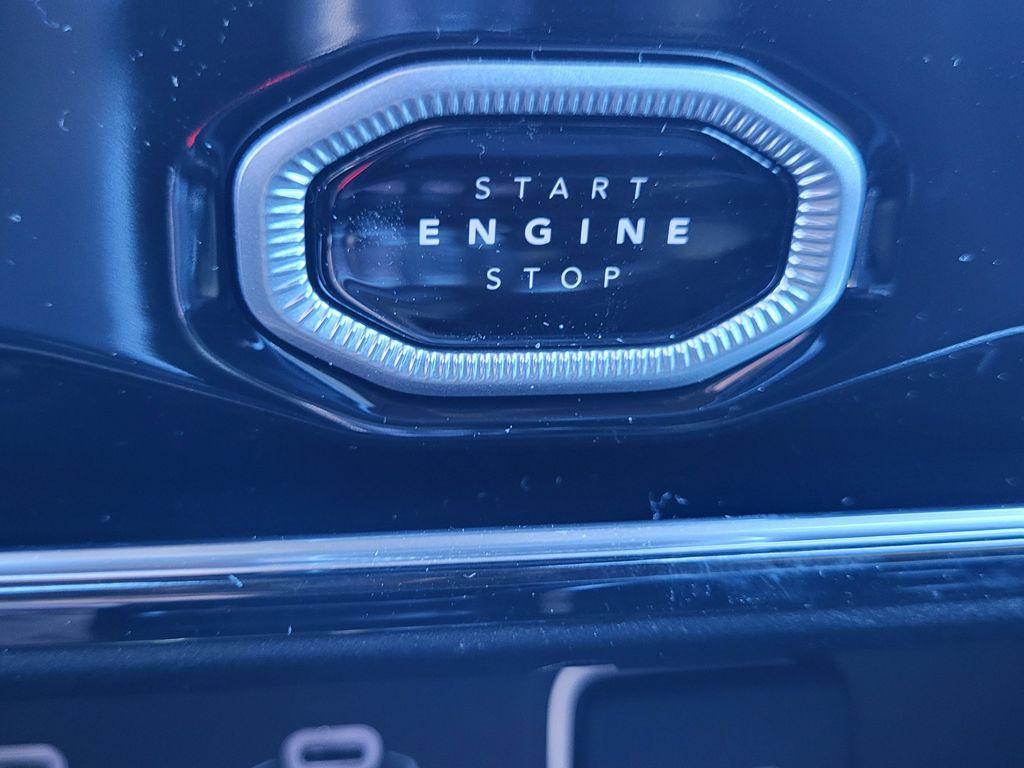 new 2026 Jeep Grand Cherokee car, priced at $41,783