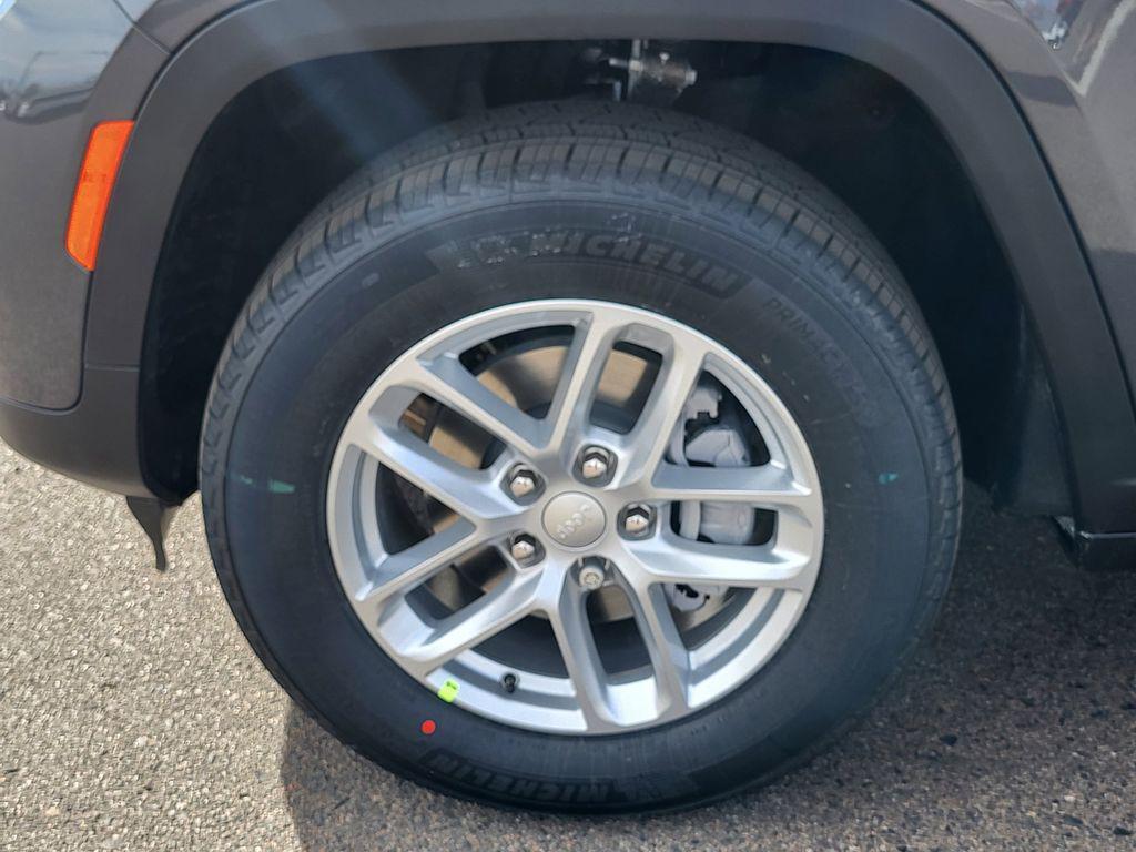 new 2026 Jeep Grand Cherokee car, priced at $43,000