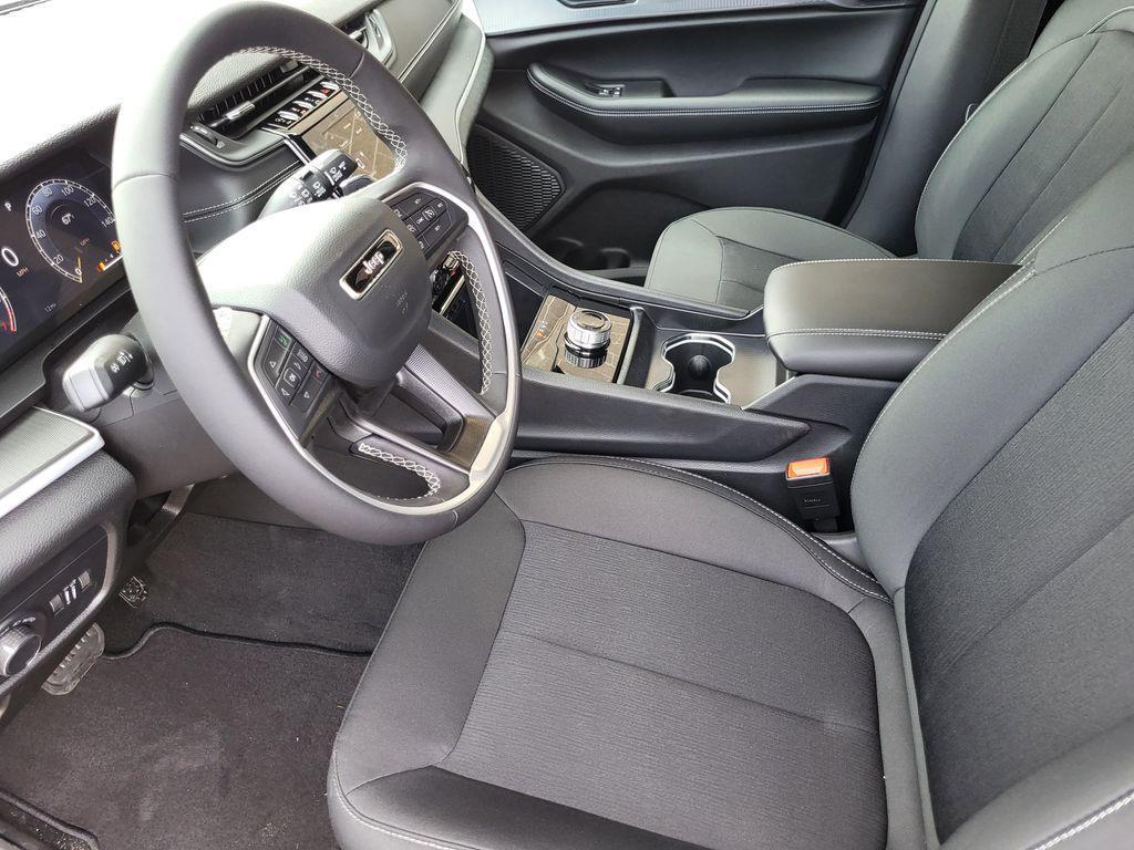 new 2026 Jeep Grand Cherokee car, priced at $43,000