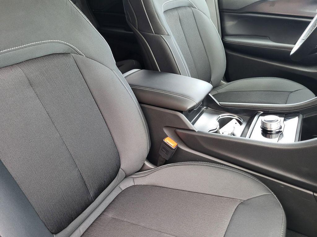 new 2026 Jeep Grand Cherokee car, priced at $43,000