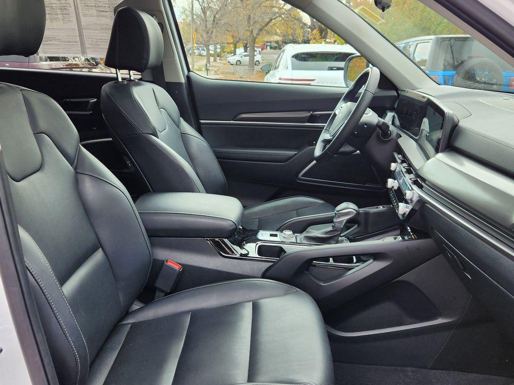 used 2025 Kia Telluride car, priced at $35,995
