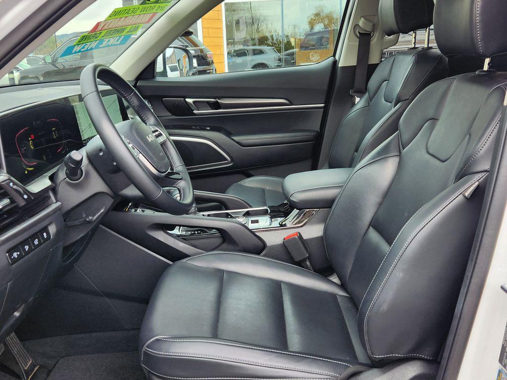 used 2025 Kia Telluride car, priced at $35,995