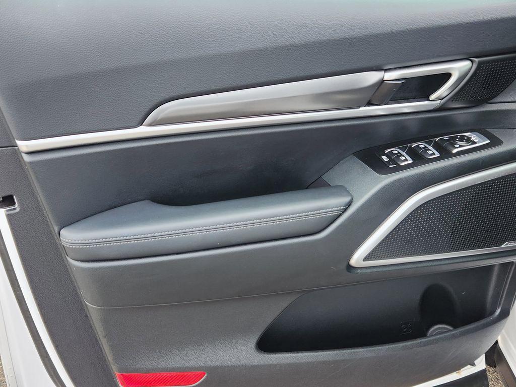 used 2025 Kia Telluride car, priced at $35,995