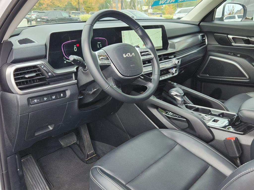 used 2025 Kia Telluride car, priced at $35,995
