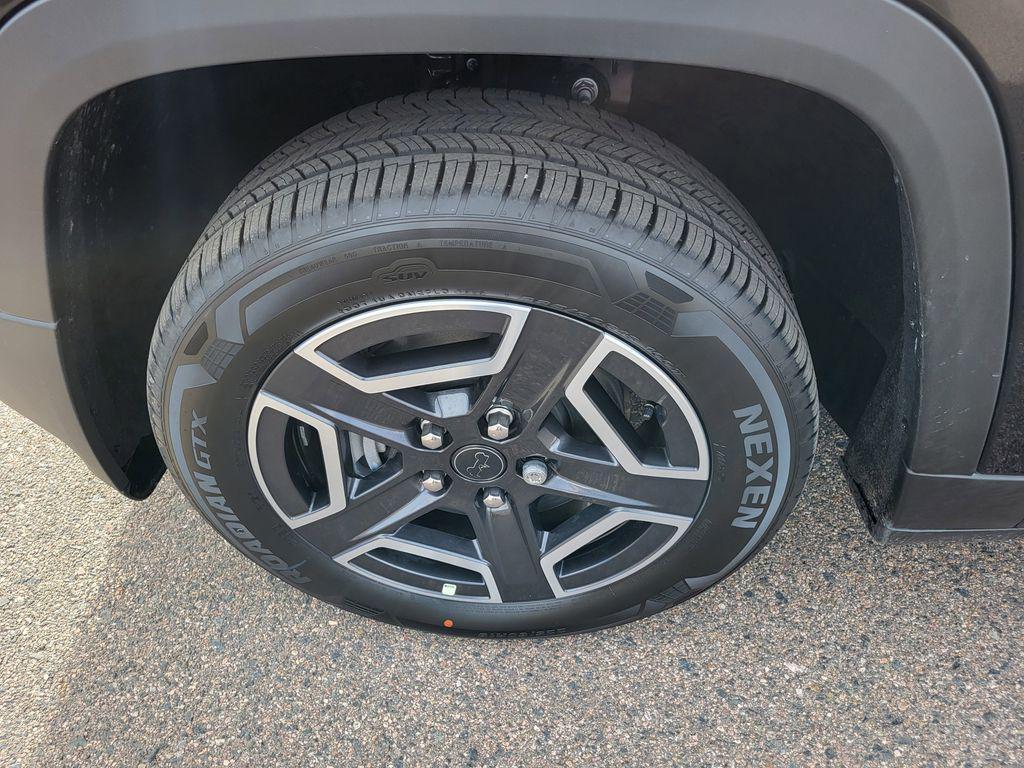 new 2026 Jeep Cherokee car, priced at $40,300