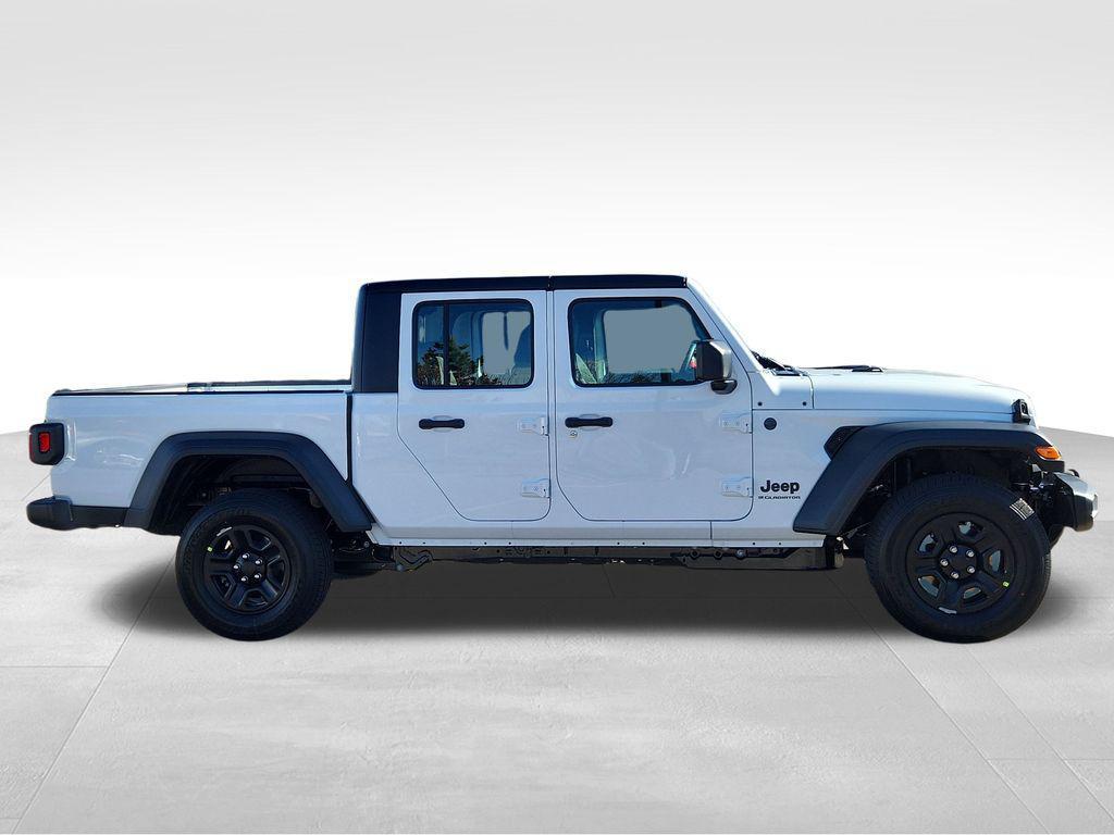 new 2026 Jeep Gladiator car, priced at $38,439