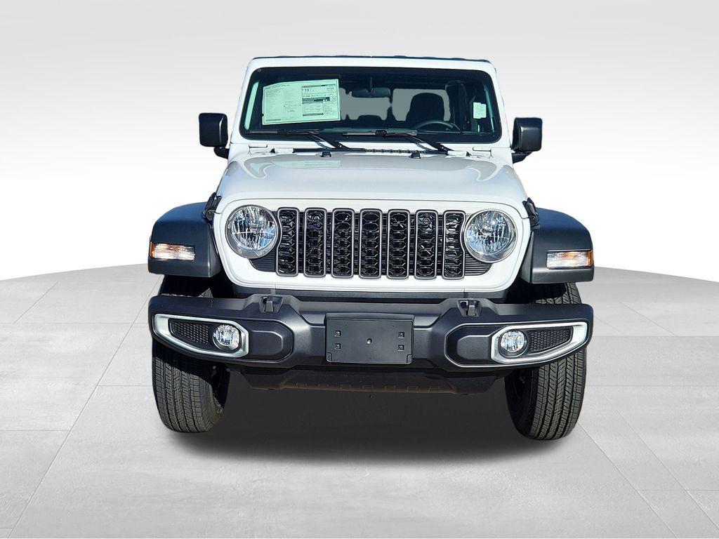 new 2026 Jeep Gladiator car, priced at $38,439