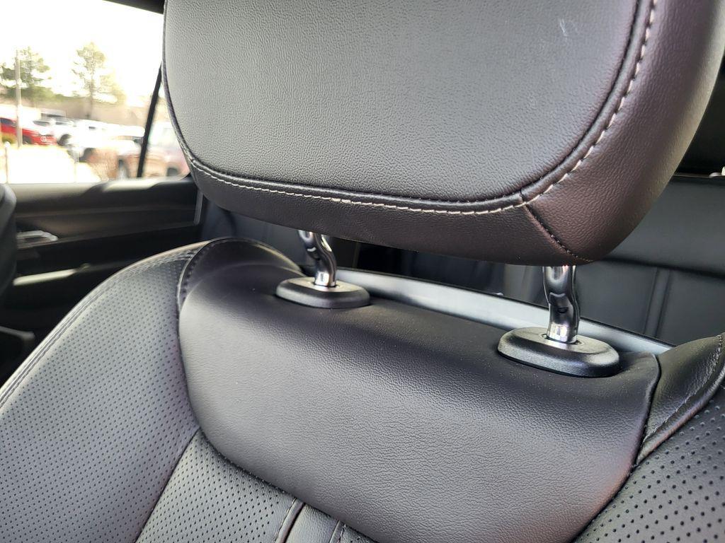 new 2026 Jeep Grand Wagoneer L car, priced at $76,485