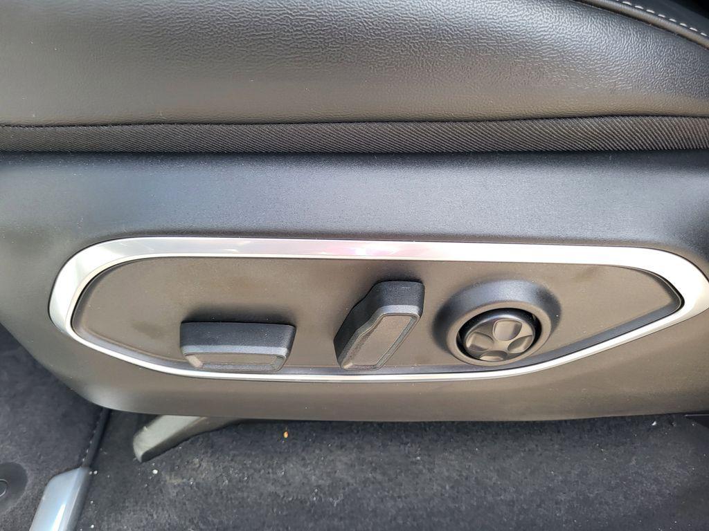 new 2026 Jeep Grand Wagoneer L car, priced at $76,485