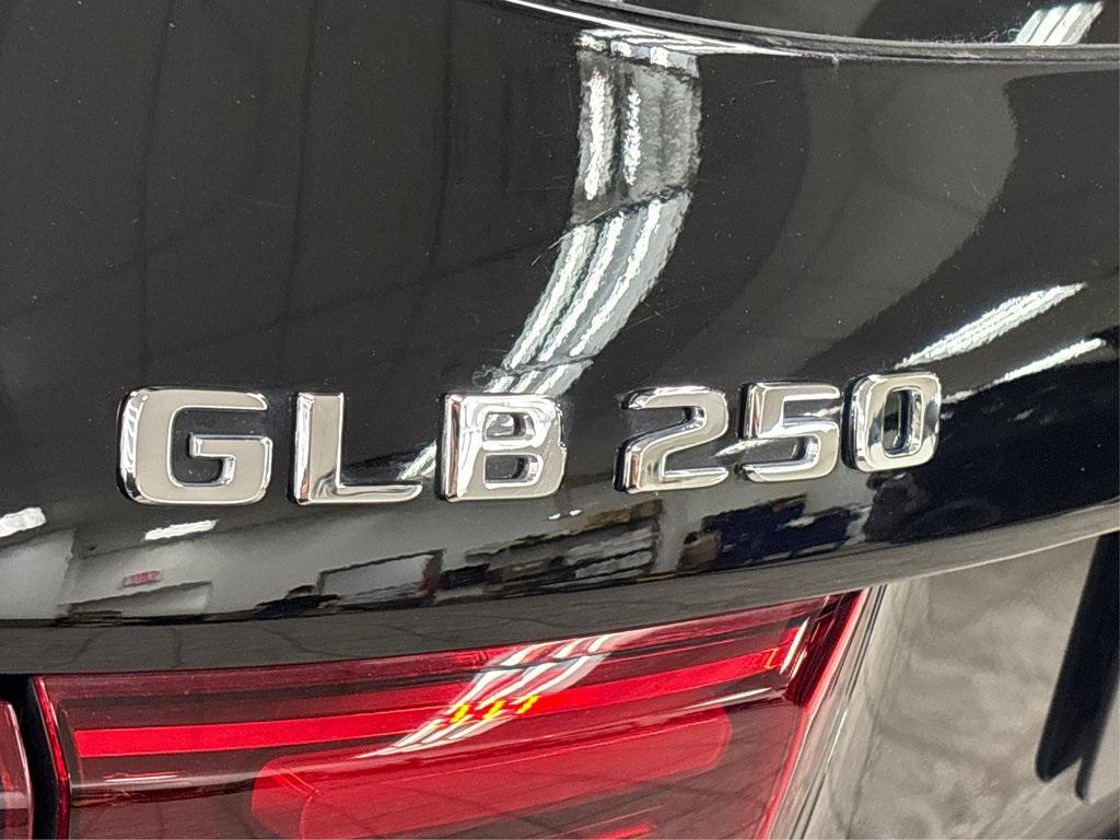 used 2025 Mercedes-Benz GLB 250 car, priced at $45,850