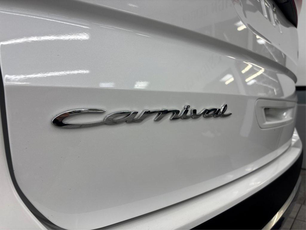 used 2022 Kia Carnival car, priced at $30,950