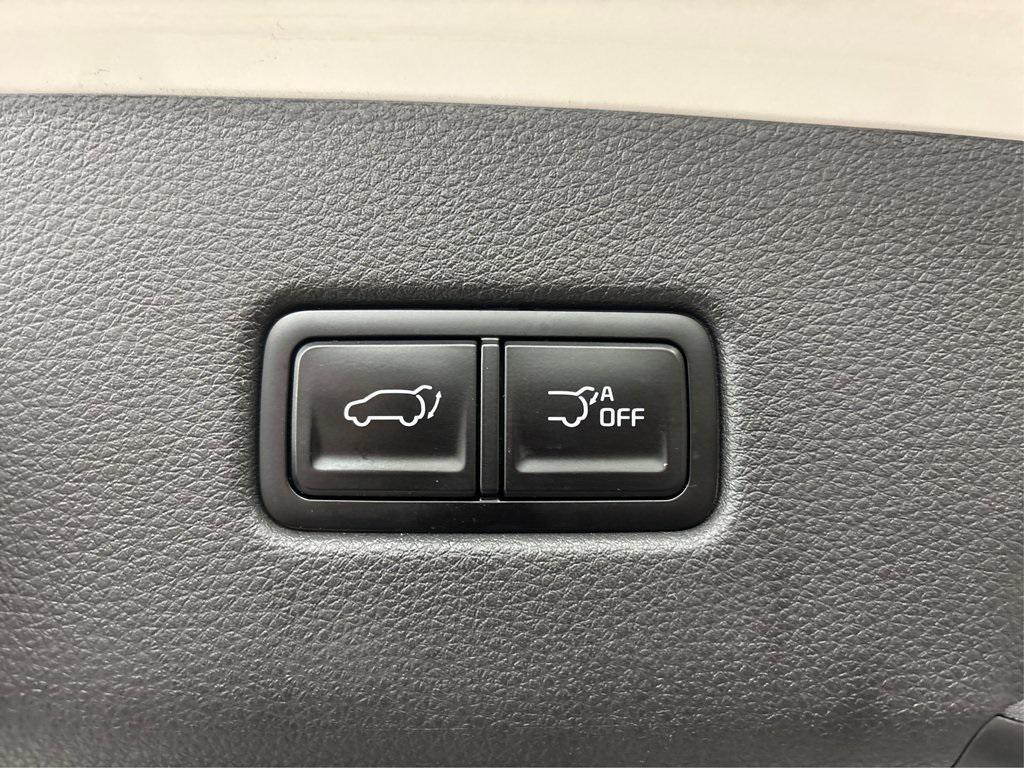 used 2022 Kia Carnival car, priced at $30,950