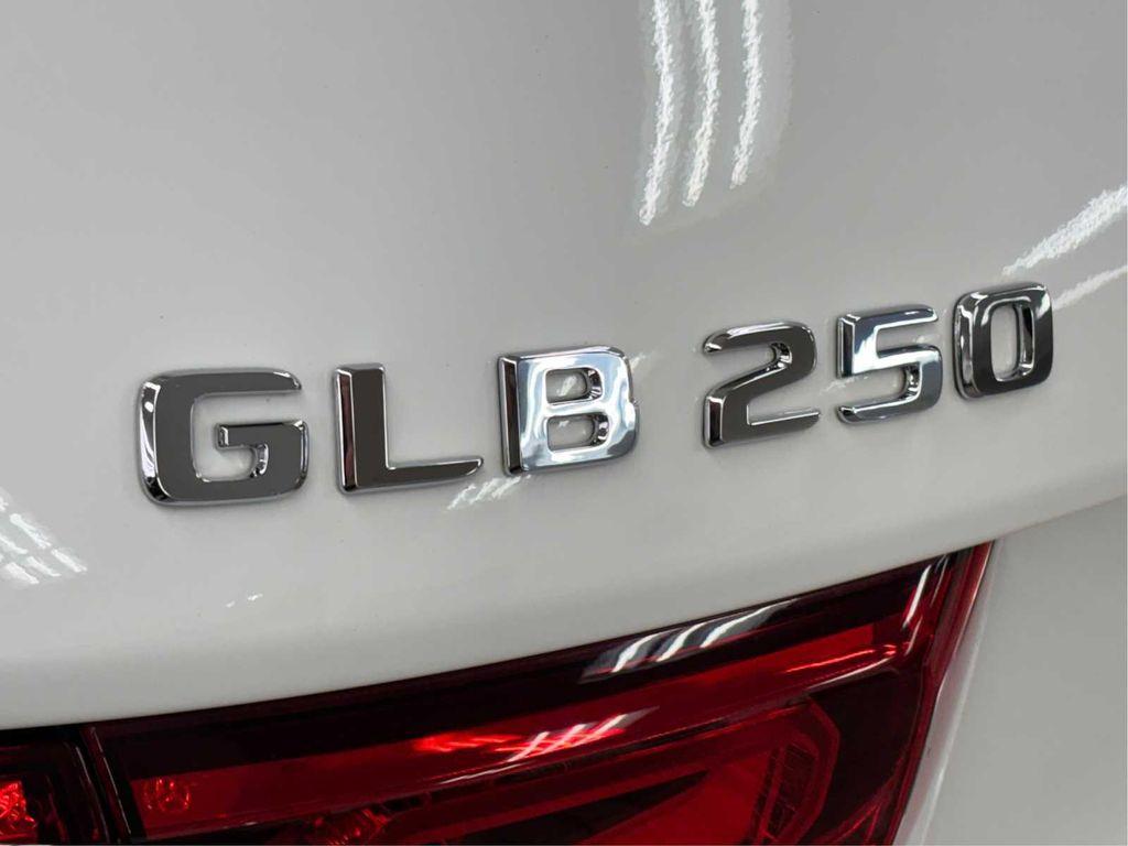 used 2022 Mercedes-Benz GLB 250 car, priced at $32,825