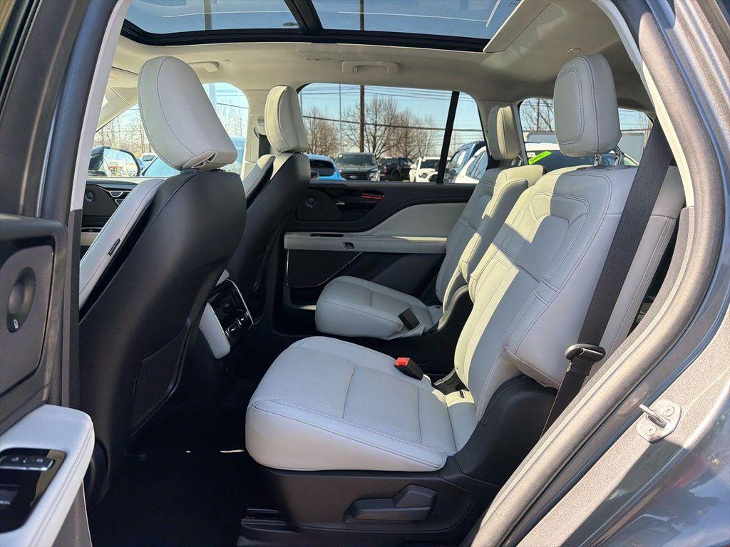 used 2025 Lincoln Aviator car, priced at $62,510
