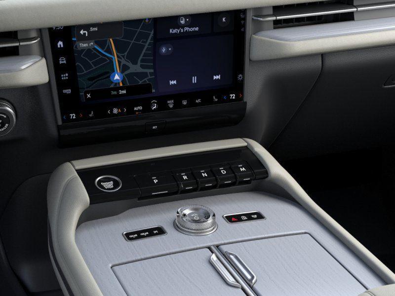 new 2025 Lincoln Navigator car, priced at $95,171