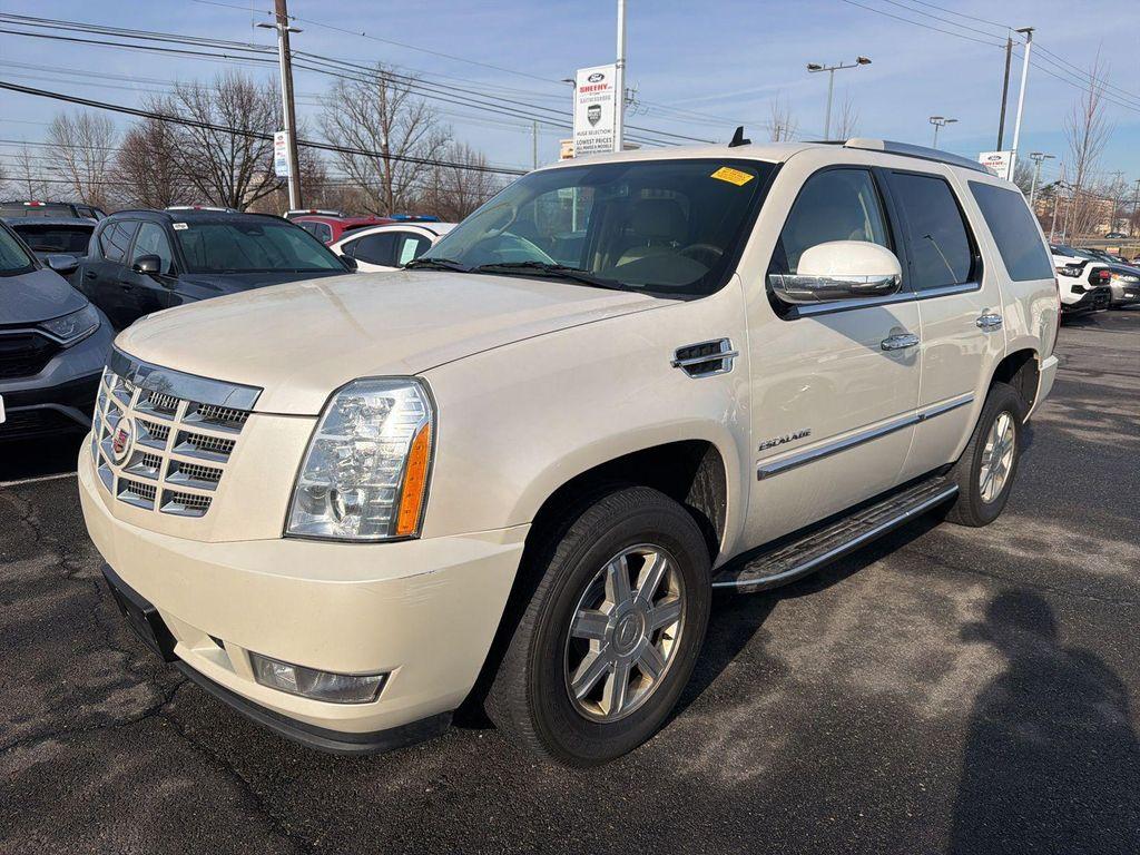 used 2013 Cadillac Escalade car, priced at $18,500