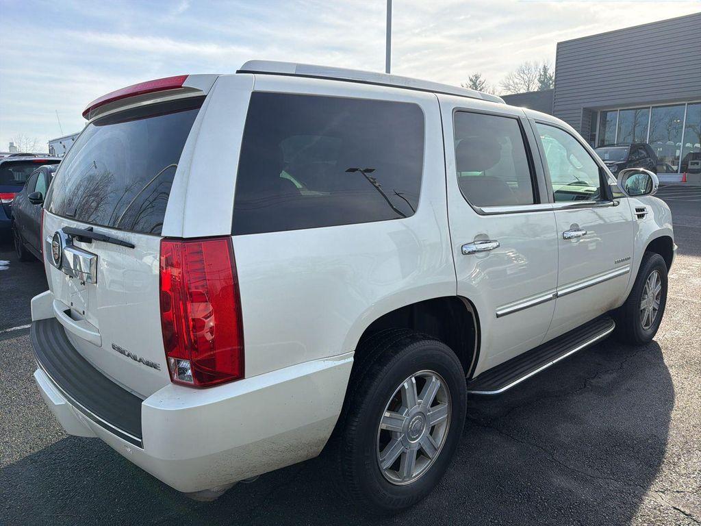 used 2013 Cadillac Escalade car, priced at $18,500