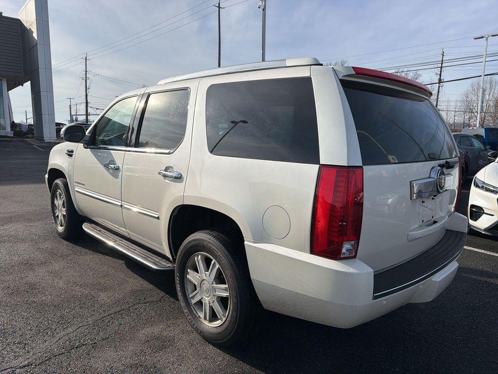 used 2013 Cadillac Escalade car, priced at $18,500