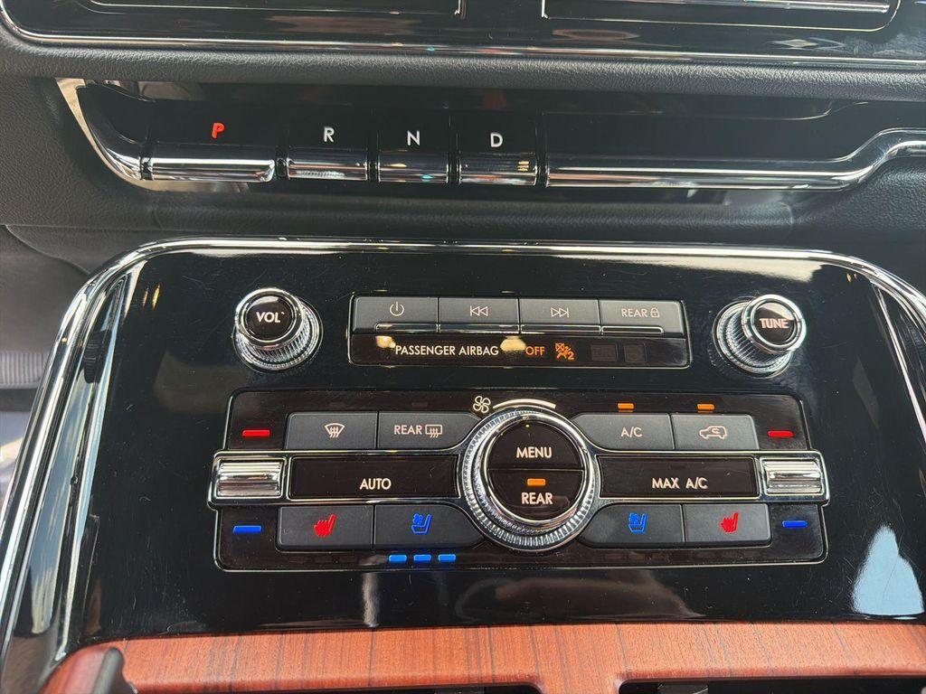 used 2022 Lincoln Navigator car, priced at $43,500