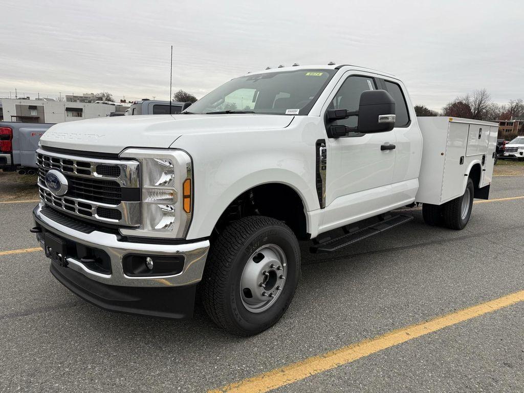 new 2025 Ford F-350 car, priced at $72,900