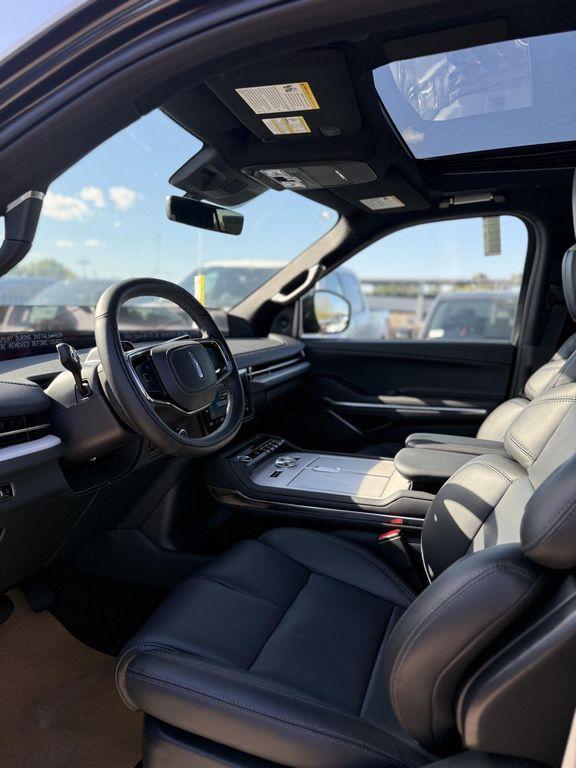new 2026 Lincoln Navigator car, priced at $102,064