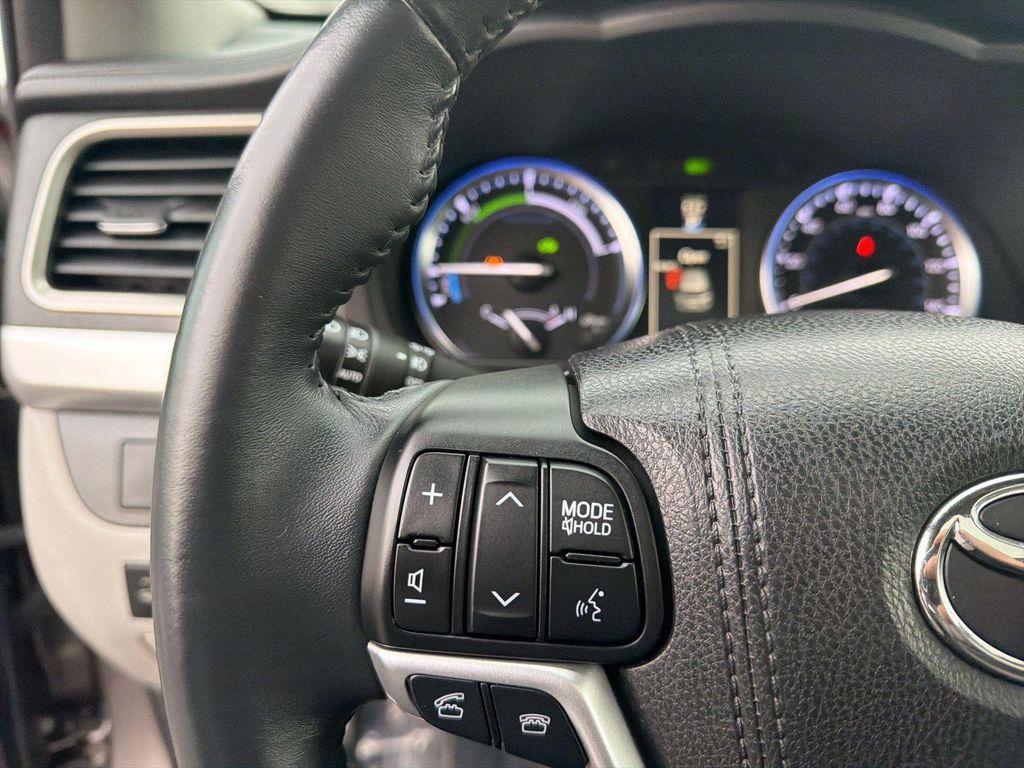 used 2016 Toyota Highlander Hybrid car, priced at $16,758